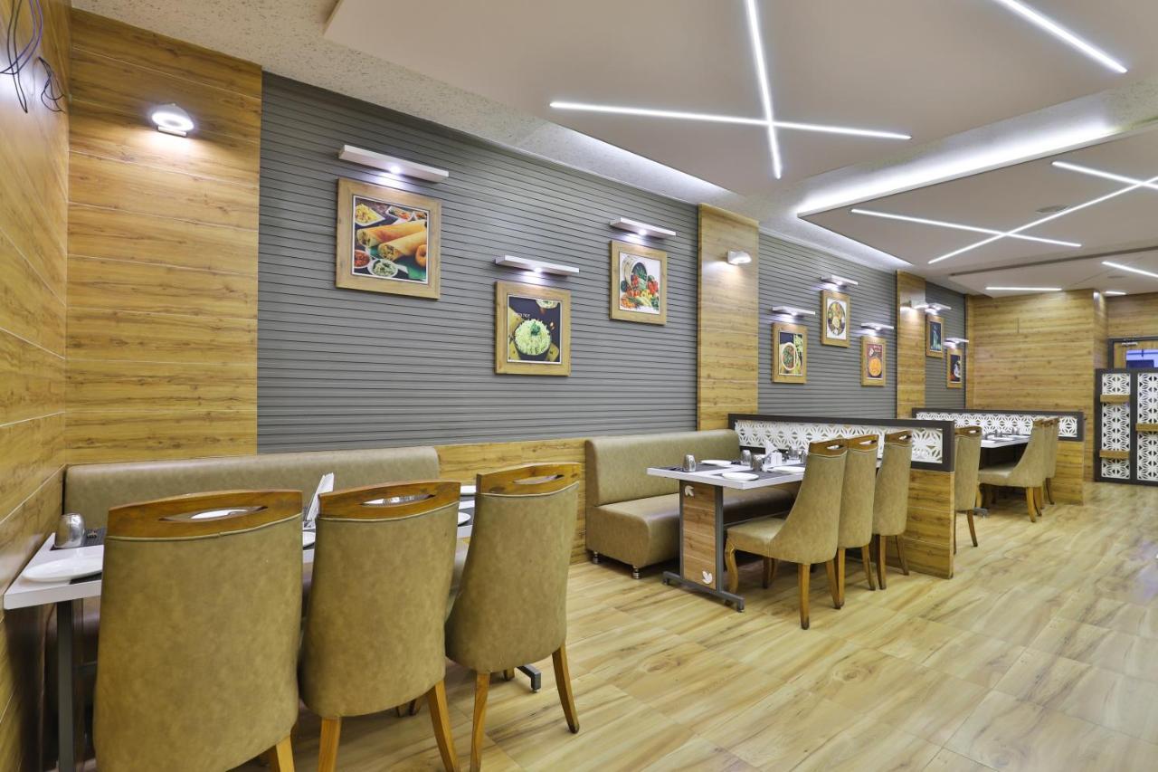 The Square Somnath Hotel Luaran gambar